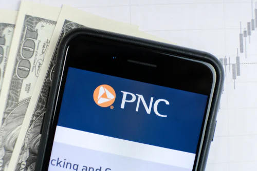 PNC mobile - image via ilikeyellow / Shutterstock.com